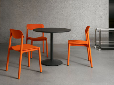 Lammhults_Penne_chairs_orange_CampusCafe_table_black_Tension_trolley_chrome_stainless_e01.jpg