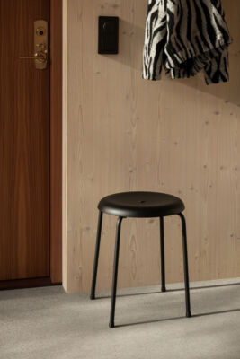 Lammhults_Taburett_stool_black_e01.jpg