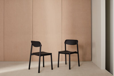 Lammhults_Penne_chairs_black_e01.jpg