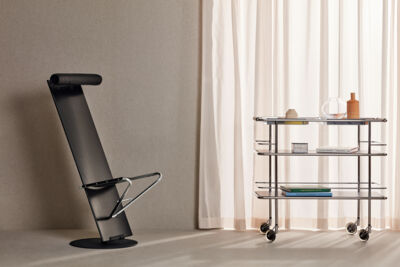 Lammhults_Planka_chair_black_Cargo trolley_e01.jpg