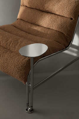 Lammhults_Sunny_easychair_camel_sidetable_chrome_d02.jpg