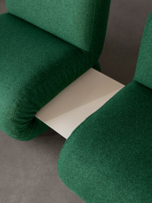 Lammhults_Bau__modularseating_green_table_beige_d01.jpg