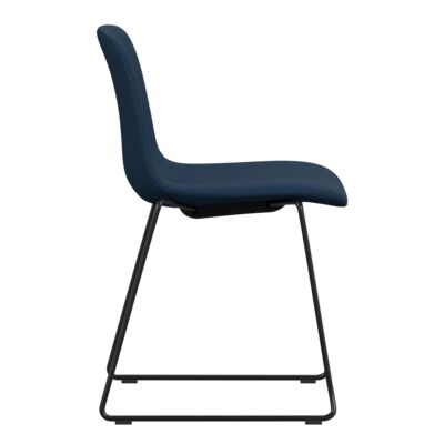 Lammhults_Grade_chair_black_upholsteredblue_side.png