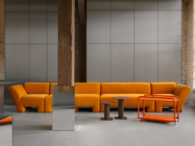 Lammhults_Geofanti_modularsofa_orange_Tension_trolley_orange_Ciao_tables_brown_e01.jpg