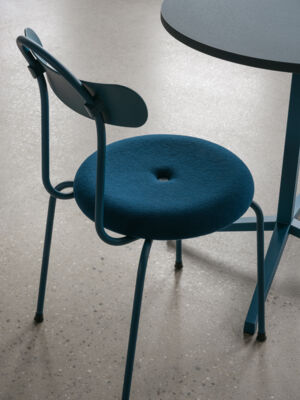 Lammhults_TaburettPlus_chair_blue_ArchalX_table_blue_p01.jpg