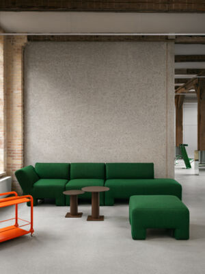 Lammhults_Geofanti_modularseating_green_Tension_trolley_orange_Ciao_table_brown_e01.jpg