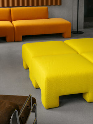 Lammhults_Geofanti_modularseating_orange_yellow_Sunny_armchair_chrome_brown_e03.jpg