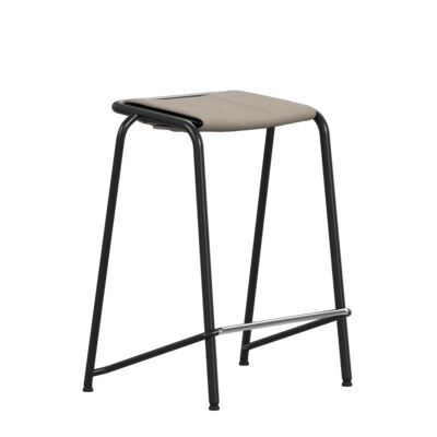 Lammhults_A22_stool_H63_black_seatpad_frontangle.png