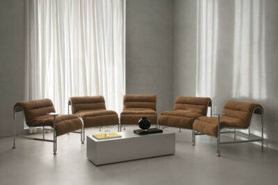 Lammhults_Sunny_modularseating_camel_sidetables_chrome_e04 -3-.jpg