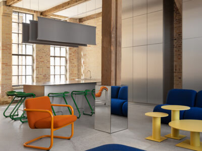 Lammhults_S70-4_easychair_oragne_S70-3_barstool_green_Ciao_table_yellow_Bau_modularseating_blue_e01_1.jpg