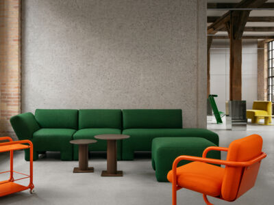 Lammhults_Geofanti_modularseating_green_Tension_trolley_orange_Ciao_table_brown_S704_easychair_orange_e01_2.jpg