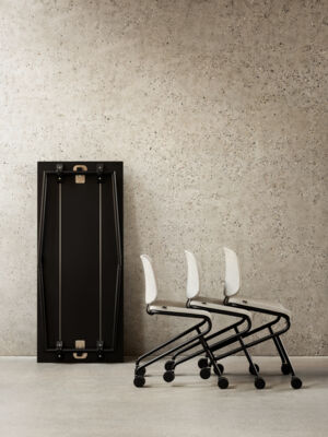 Lammhults_AddMove_chair_lightgrey_black_Quicly_table_folded_black_e01_1.jpg